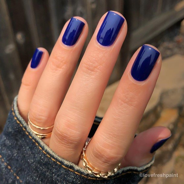 Georgeous Blue Winter Nail On Girl