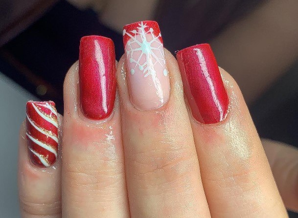 Georgeous Christmas Gel Nail On Girl