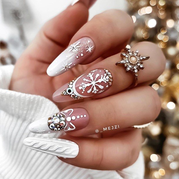 Georgeous Christmas Ombre Nail On Girl