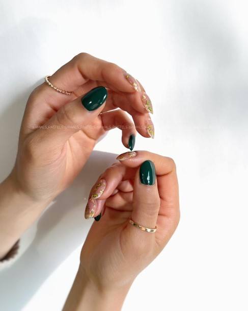 Georgeous Emerald Green Nail On Girl