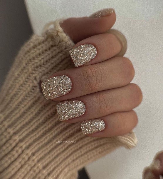 Georgeous Glamorous Nail On Girl