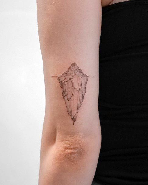 Georgeous Iceberg Tattoo On Girl