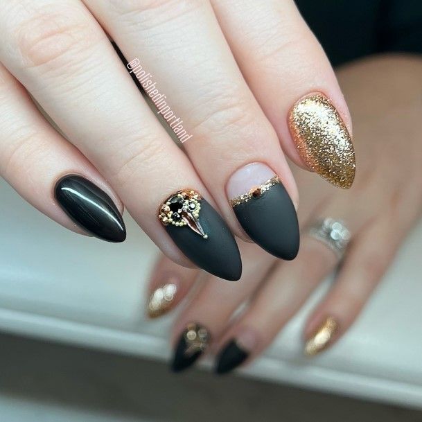 Georgeous Matte Black And Gold Nail On Girl