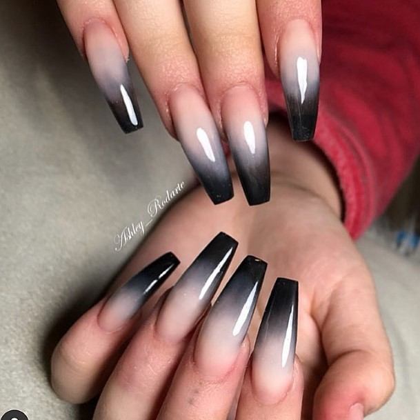 Georgeous Ombre Nail On Girl