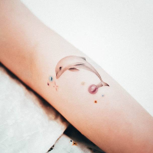 Georgeous Pearl Tattoo On Girl