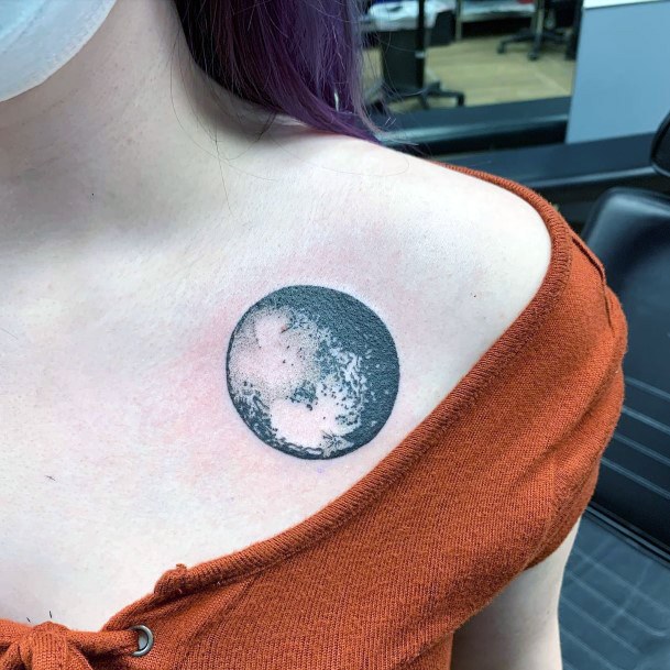 Georgeous Pluto Tattoo On Girl