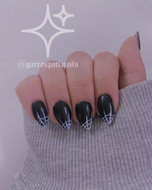 Georgeous Spider Nail On Girl