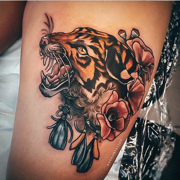 Georgeous Tiger Tattoo On Girl