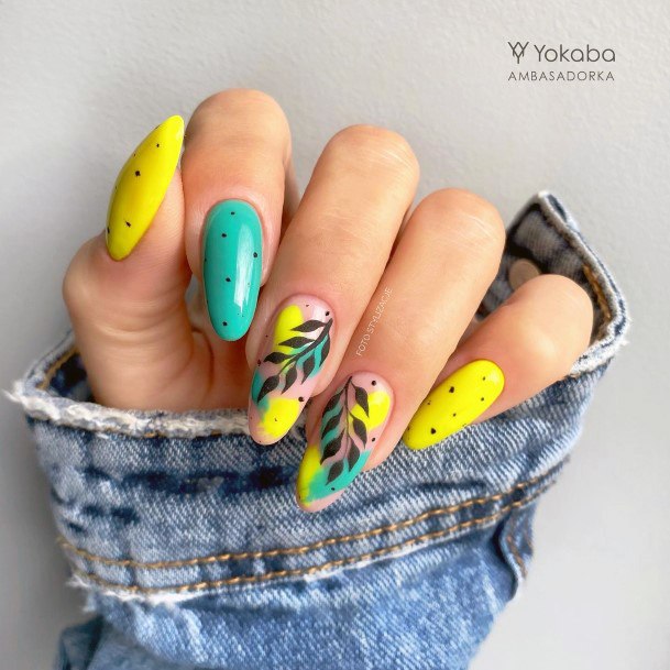 Georgeous Yellow Summer Nail On Girl