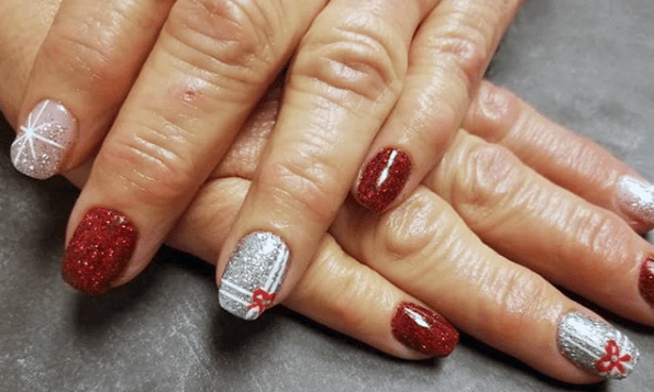 Gifts And Bows Glitter Nail Ideas For Women