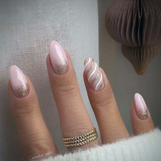 Girl With Feminine Gold Dress Nail