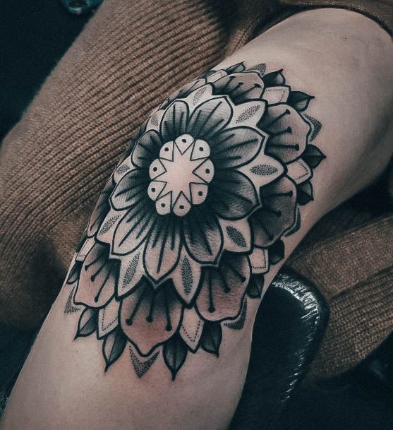 Girl With Feminine Knee Tattoo