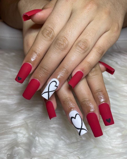 Girl With Feminine Red And Black Matte Nail