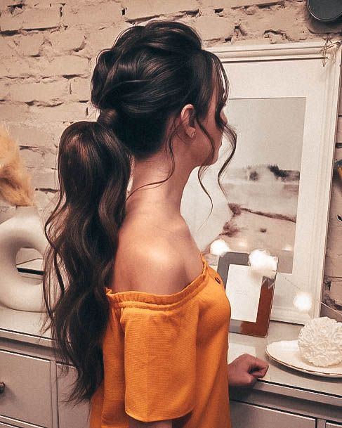 Girl With Graceful Easy Hairstyles