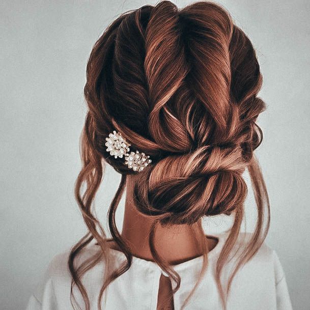 Girl With Graceful Fall Hairstyles