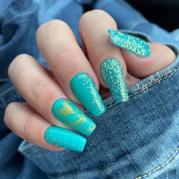 Girl With Stupendous Turquoise Ombre Nails