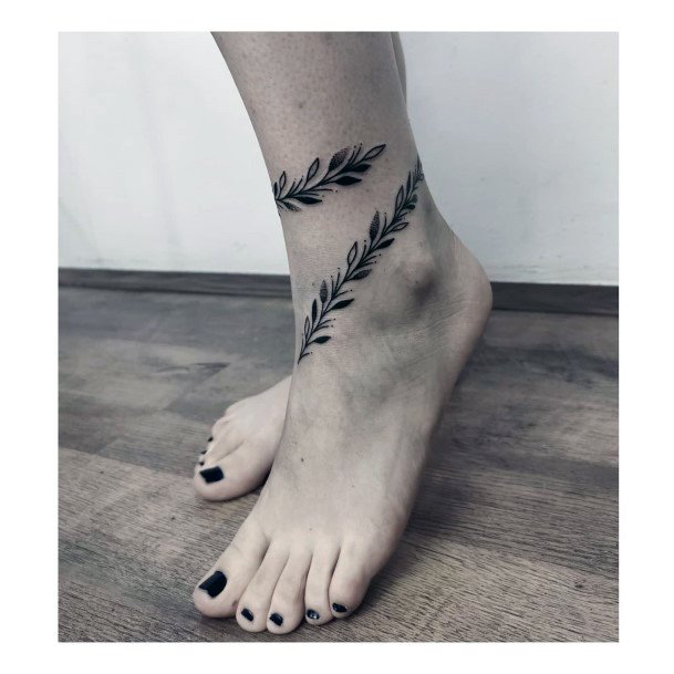 Girl With Stupendous Wreath Tattoos