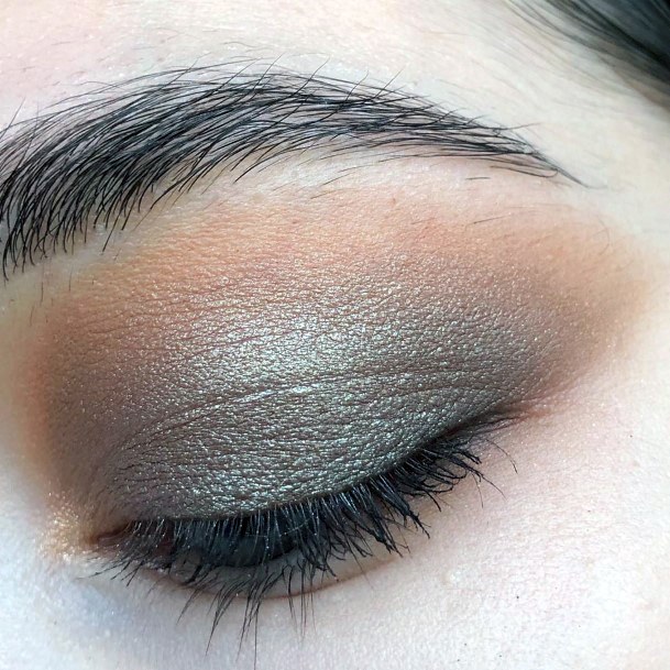 Girls Brown Eyeshadow