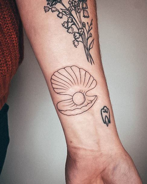 Girls Clam Tattoo Designs