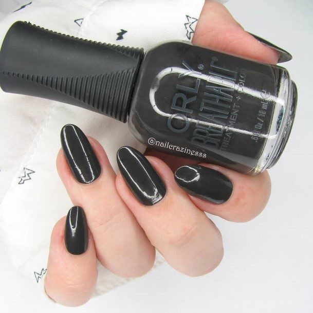 Girls Dark Grey Nail Ideas