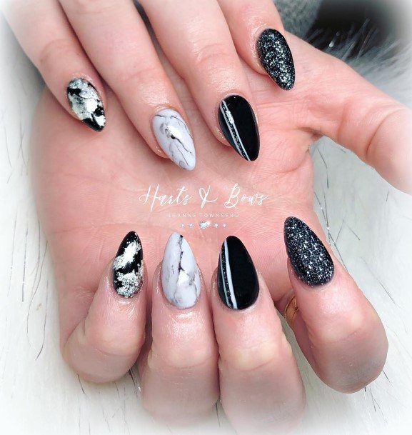 Girls Designs Black And Grey Nail