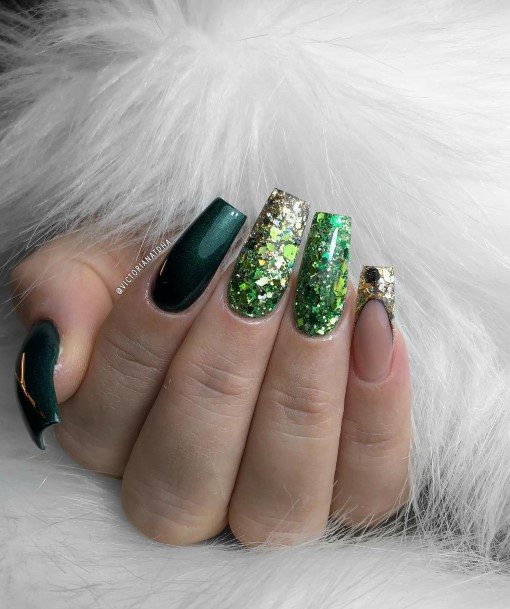 Girls Designs Green Glitter Nail