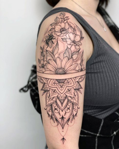 Girls Designs Honeycomb Tattoo