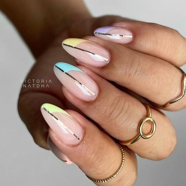 Girls Designs Metallic Gold Nail