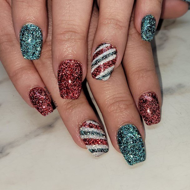 Girls Designs Red And Green Nail