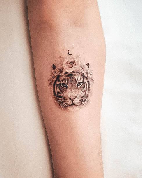 Girls Designs Tiger Tattoo