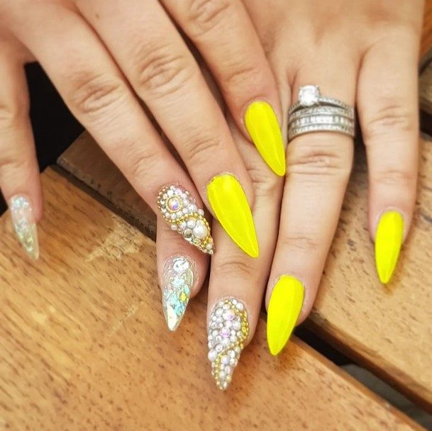 Girls Designs Yellow With Diamonds Nail