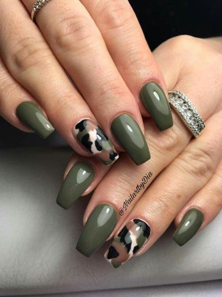 Girls Glamorous Camo Nail Inspiration