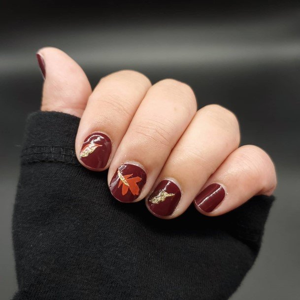 Girls Glamorous Fall Leaf Nail Inspiration