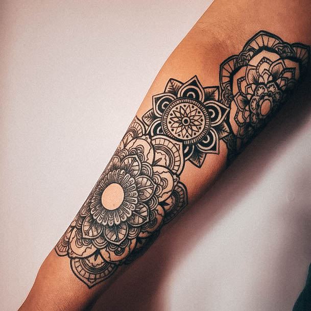 Girls Glamorous Mandala Tattoo Inspiration