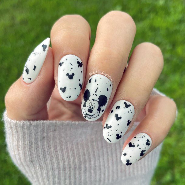 Girls Glamorous Mickey Mouse Nail Inspiration