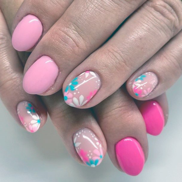 Girls Glamorous Short Summer Nail Inspiration