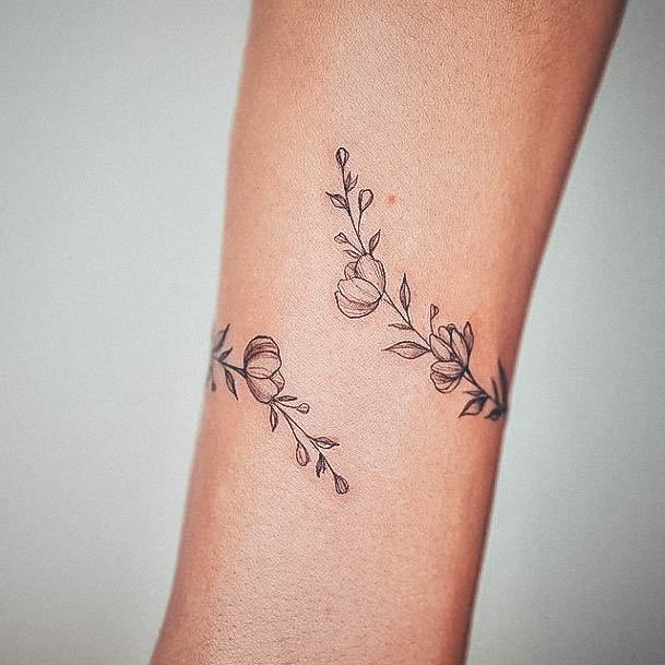 Girls Glamorous Simple Flower Tattoo Inspiration