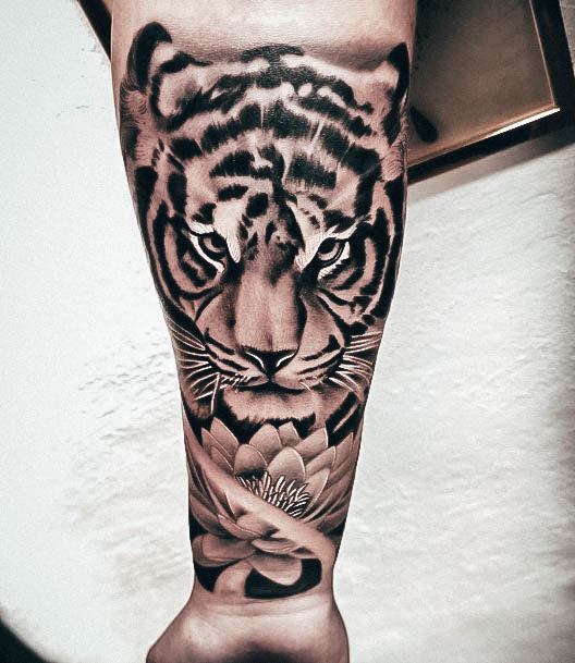 Girls Glamorous Tiger Tattoo Inspiration