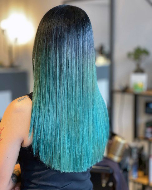 Girls Glamorous Turquoise Hairstyles Inspiration