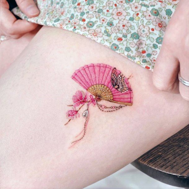 Girls Glamorous Uchiwa Tattoo Inspiration