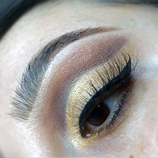 Girls Gold Eyeshadow Ideas