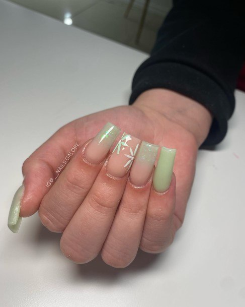 Girls Green Ombre Fingernails Designs