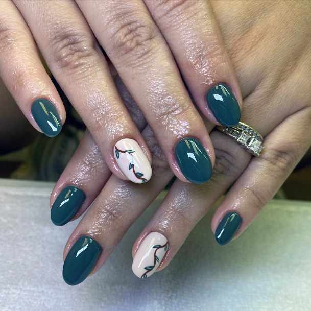 Girls Hunter Green Nail Art Ideas