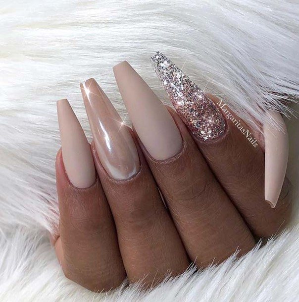 Girls Light Nude Fingernails Designs