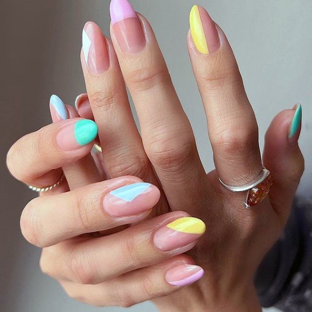 Girls Light Yellow Nail Art Ideas