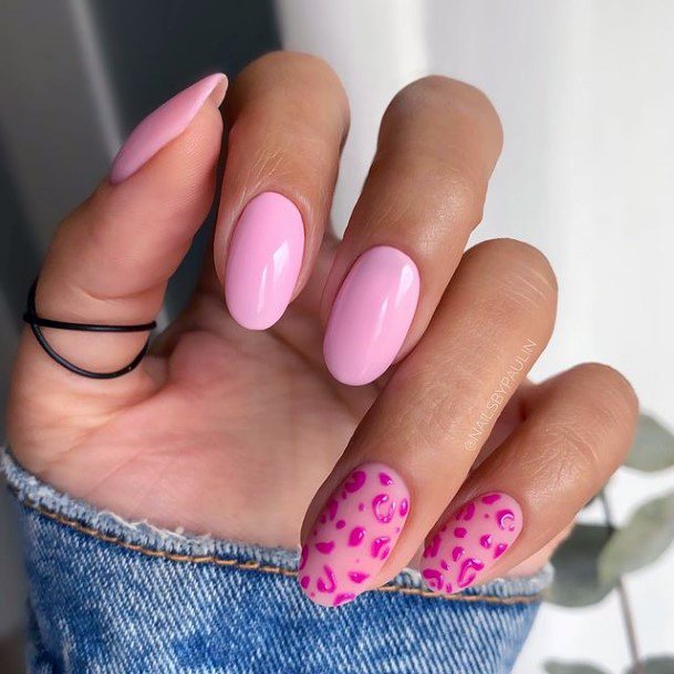 Girls Magenta Fingernails Designs