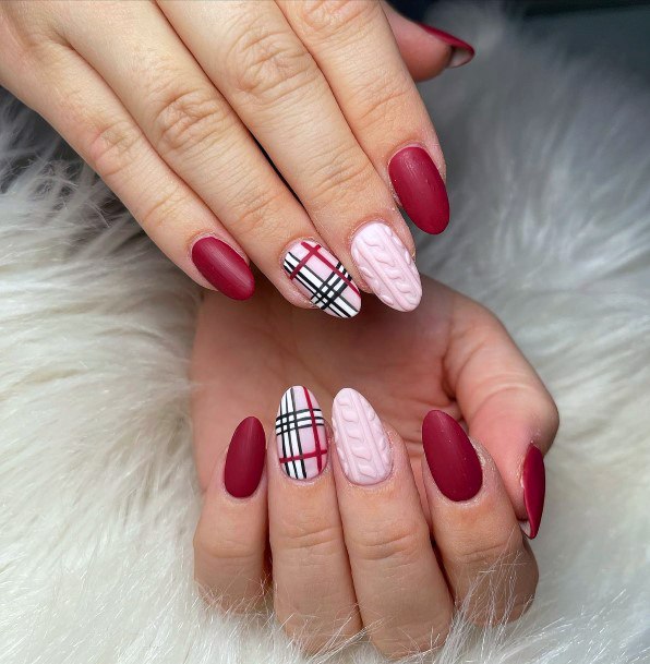 Girls Maroon And Pink Fingernails Designs