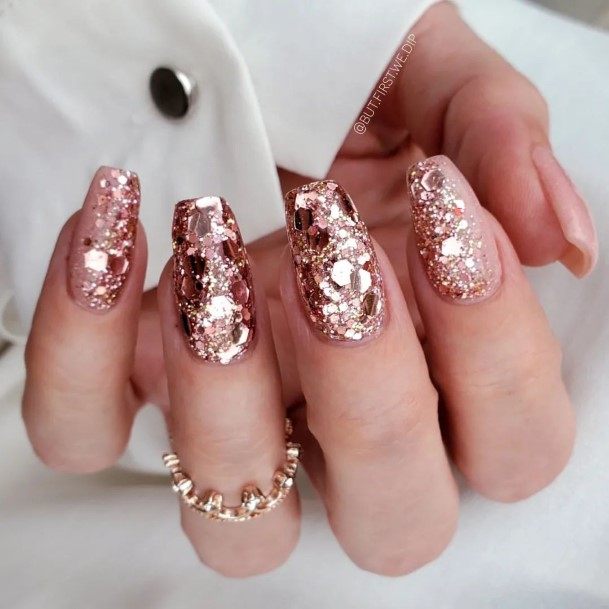 Girls Metallic Gold Nail Art Ideas