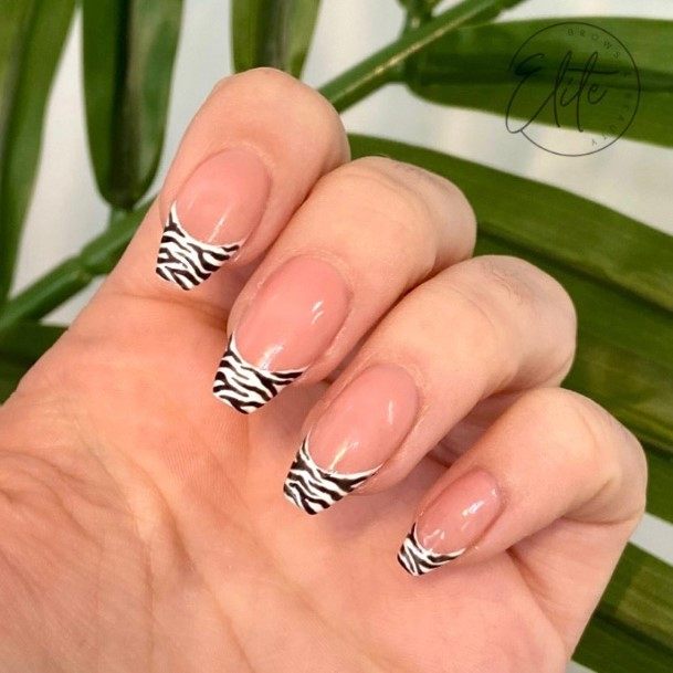 Girls Monochrome Fingernails Designs