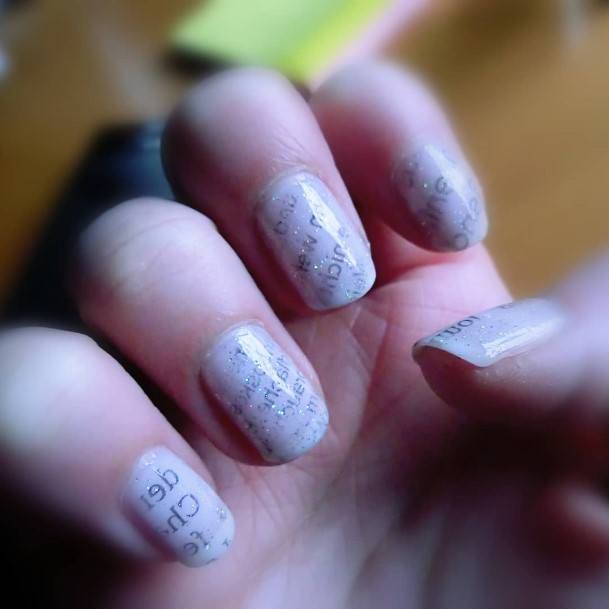 Girls Newspaper Fingernails Designs